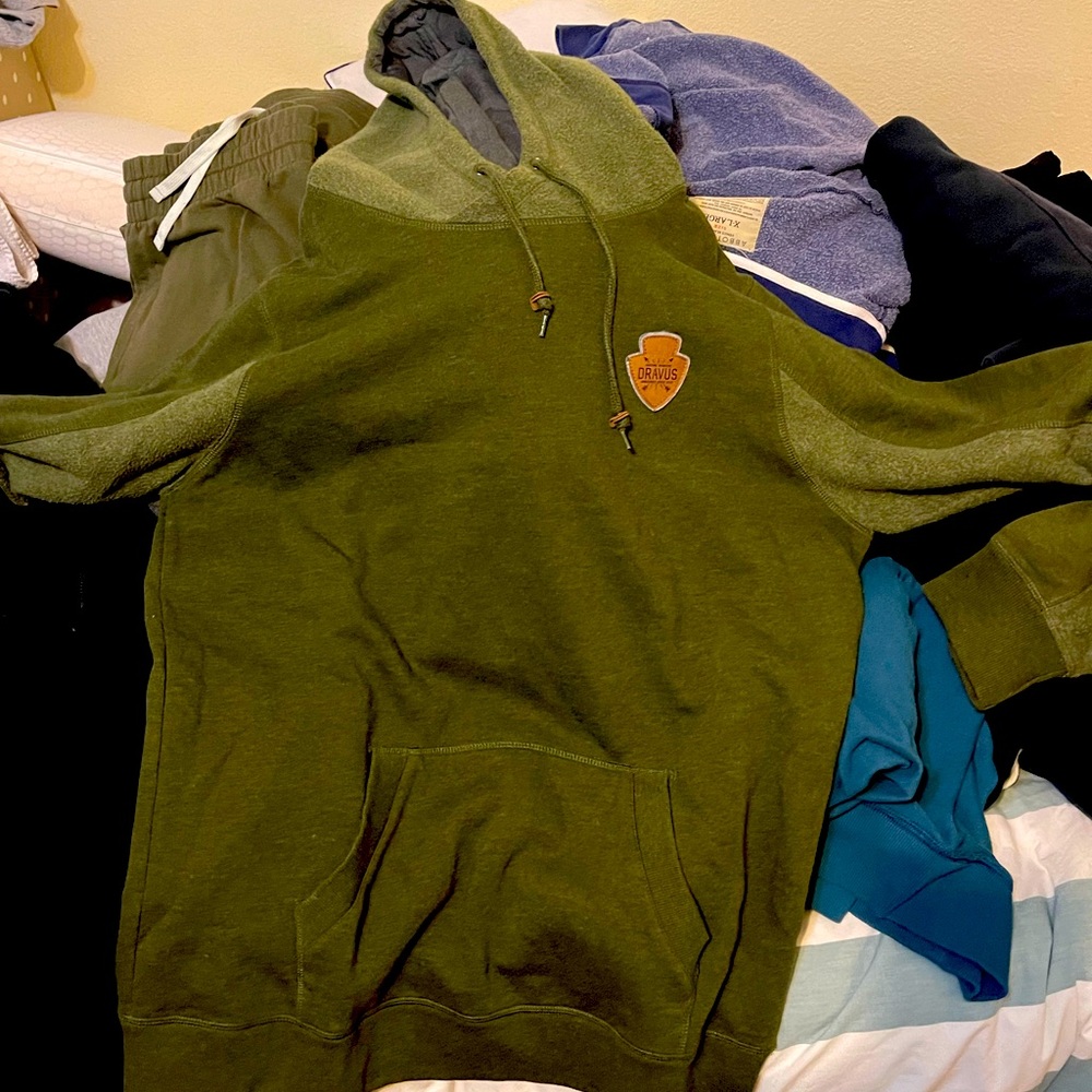 Very nice soft slim fitting hoodie size XL brand is Dravus